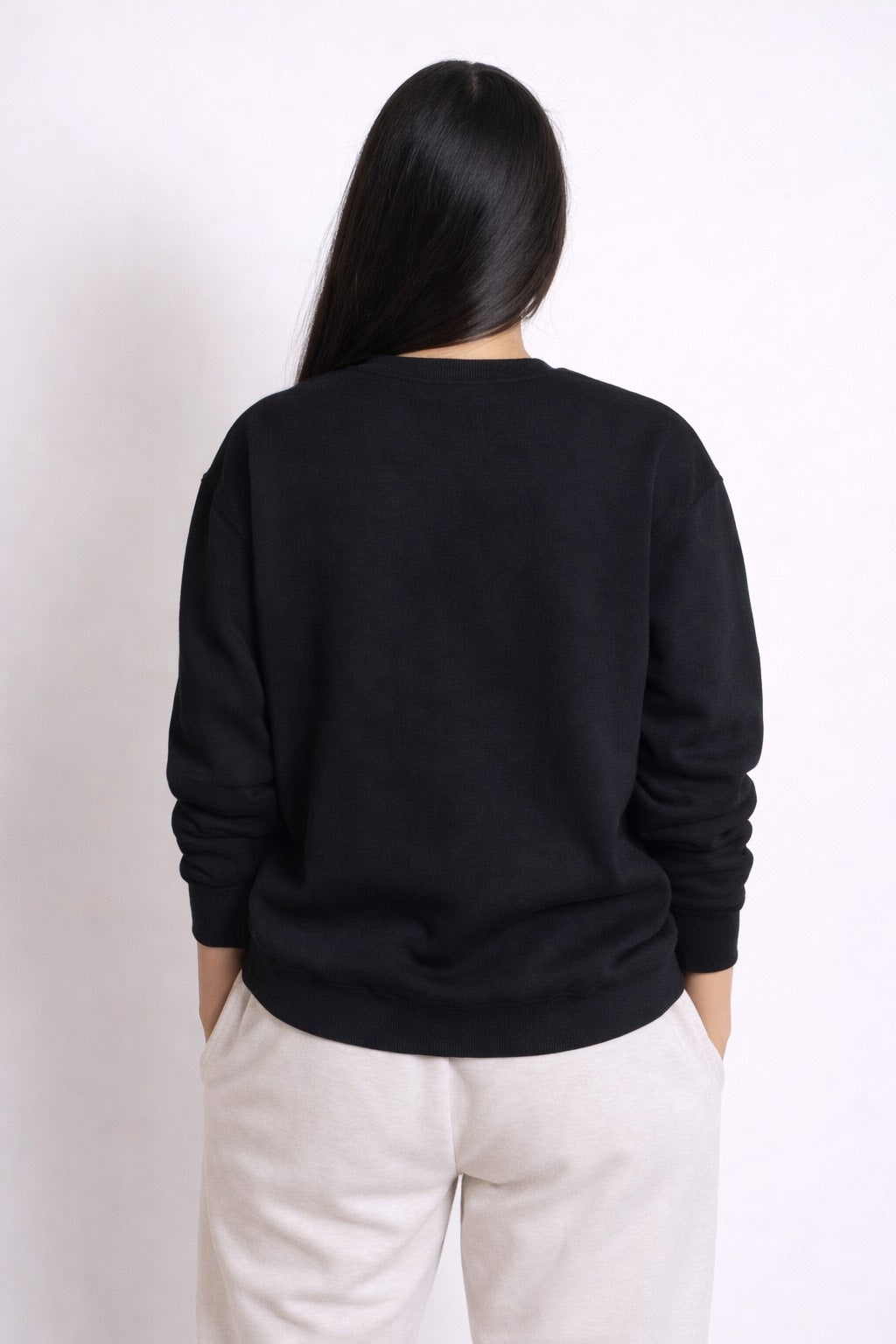 BLACK OVERSIZED SWEATSHIRT