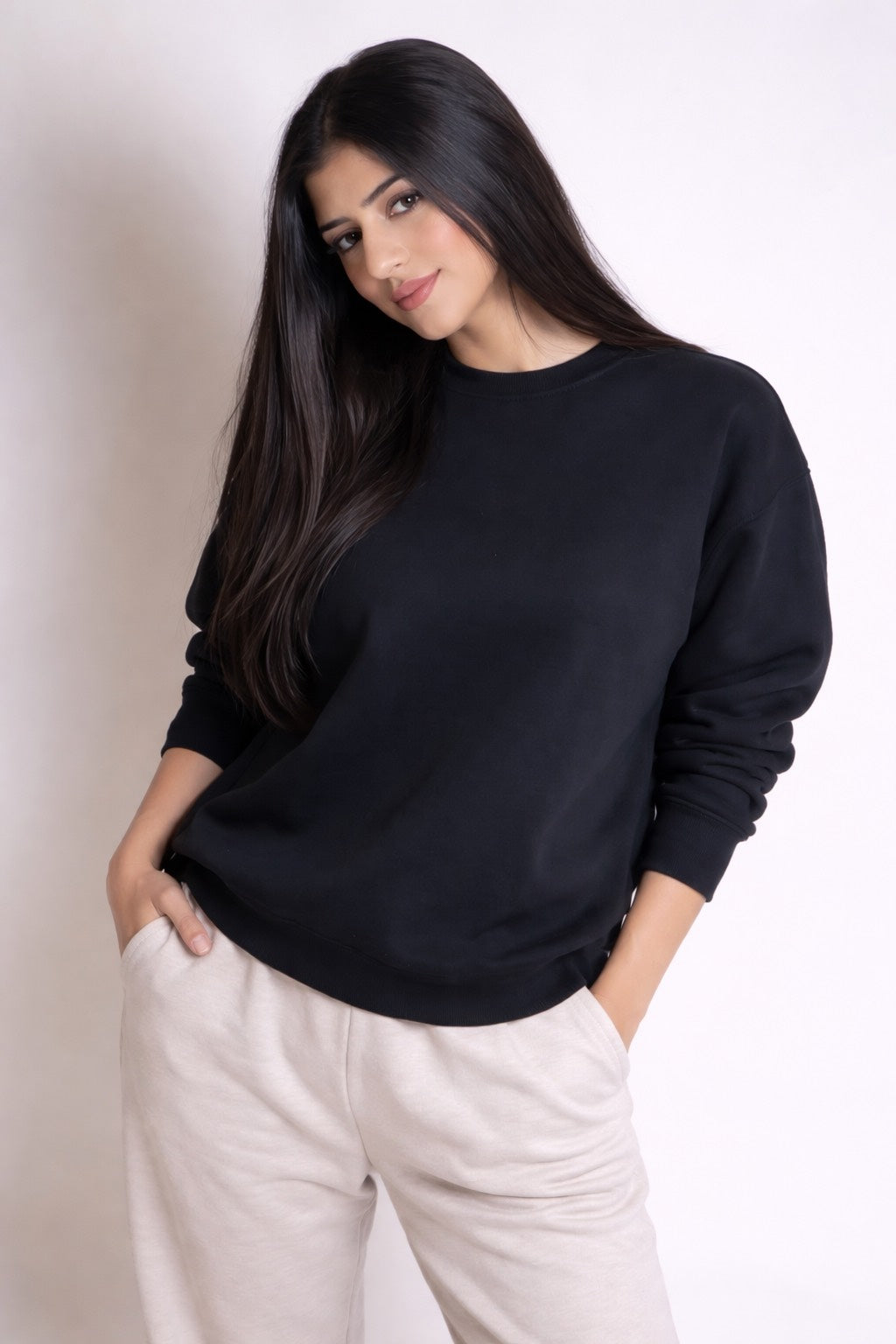 BLACK OVERSIZED SWEATSHIRT